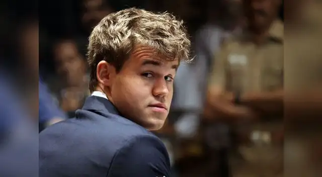 Magnus Carlsen, número uno del ranking mundial de ajedrez, admirado por su juego aspira al título mundial. 