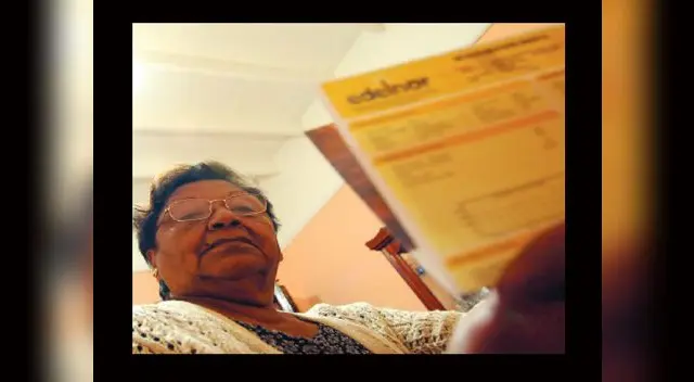 Las luces navideñas tipo LED son más económicas y evitan cortocircuitos