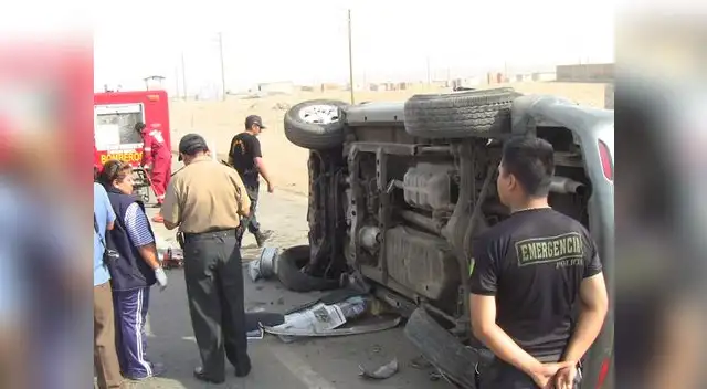 Así quedó la camioneta en la panamericana sur. Así quedó la camioneta en la panamericana sur.