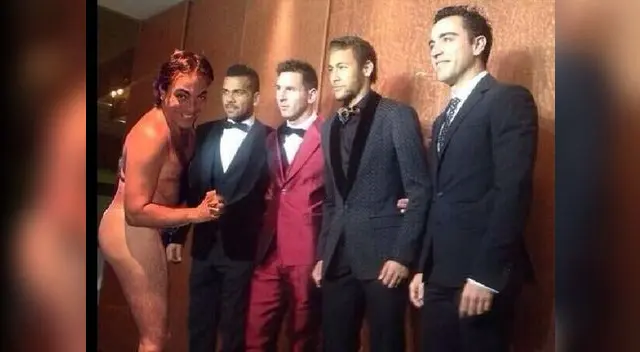 Lionel Messi víctima de memes por el traje rojo para el Balón de Oro