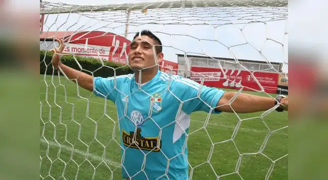 Ya aprendió a burlar a defensas que son fuertes y grandes.