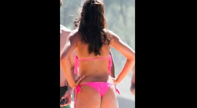 Bruna Marquezine deslumbró con diminuto bikini en playa en Brasil.