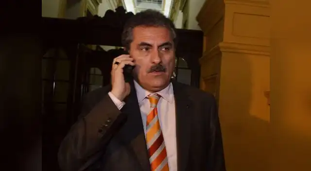 Congresista de FP en problemas.