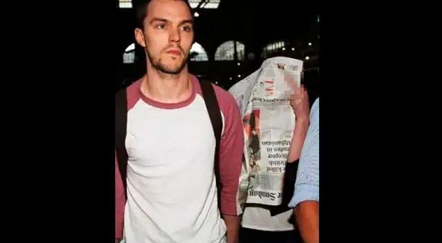 Jennifer Lawrence enseña el dedo medio a los paparazzi