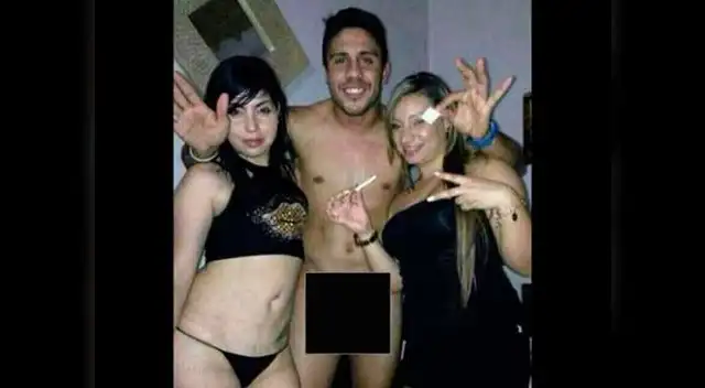 Los defensas Ramón Arias y Matías Malvino aparecen en fotos calientes con tres féminas. Los defensas Ramón Arias y Matías Malvino aparecen en fotos calientes con tres féminas.