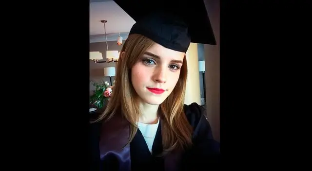 Emma Watson ya es licenciada en Literatura Inglesa Emma Watson ya es licenciada en Literatura Inglesa
