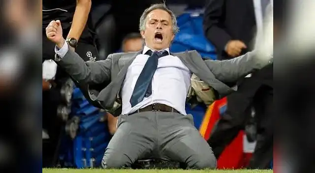 Mourinho hace gala de su excentricismo en el Old Trafford