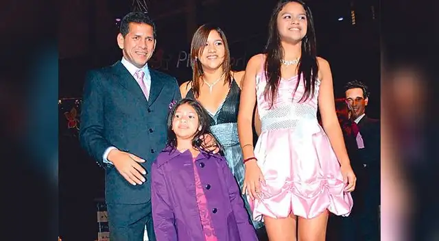 Apoyan a su progenitor. Apoyan a su progenitor.