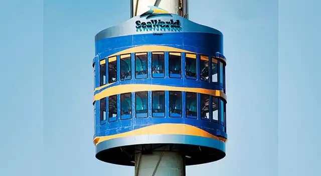 48 personas quedan atrapadas en una atracción del parque de San Diego durante 4 horas