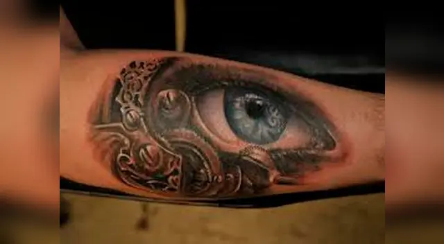 Así se ve el proceso del tatuaje en cámara lenta