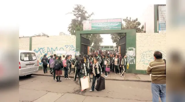 Las clases continuarán el lunes en otro centro educativo.