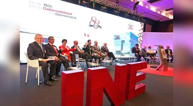 MUDO ENFILÓ SUS BATERÍAS CONTRA CORNEJO.