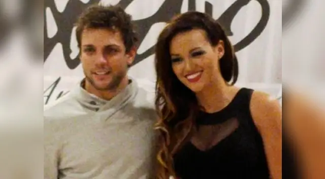 Angie Arizaga y Nicola Porcella en firma de autógrafos Angie Arizaga y Nicola Porcella en firma de autógrafos