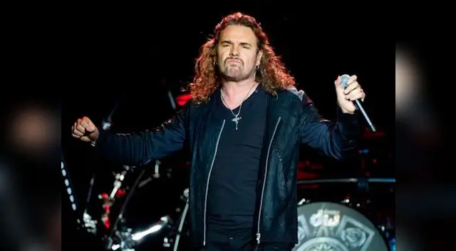 Fher de Maná provocó risas al caerse del escenario durante concierto. Fher de Maná provocó risas al caerse del escenario durante concierto.