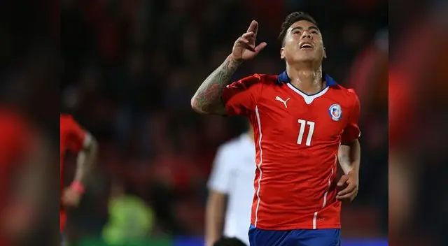 Eduardo Vargas metió el segundo gol  en el minuto 33.