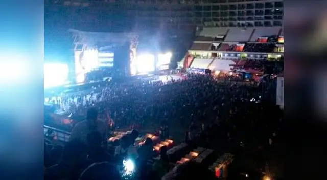 El público en el campo del Estadio Nacional no dejó de saltar con la música de PSV El público en el campo del Estadio Nacional no dejó de saltar con la música de PSV