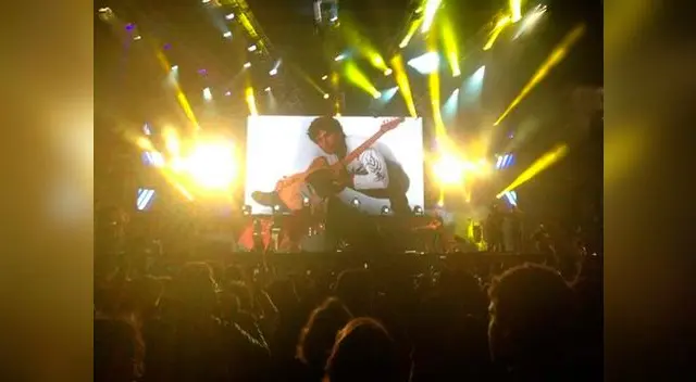 Concierto 'Cuando pienses en volver' cautivó a miles de fans de Pedro Suárez Vértiz Concierto 'Cuando pienses en volver' cautivó a miles de fans de Pedro Suárez Vértiz