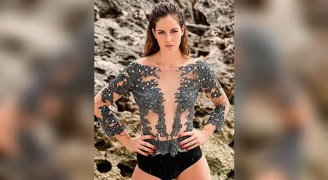 Raffaella Camet mostró su lado sensual para al revista Cosas.
