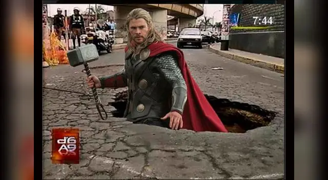 Memes sobre periodistas que informaron sobre agujero. 