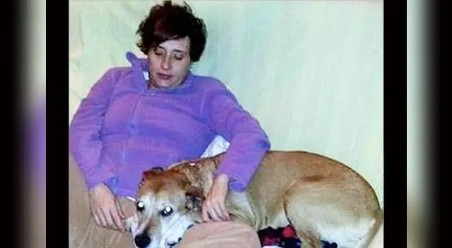 Teresa Romero y Excalibur, mascota sacrificada por ébola. Teresa Romero y Excalibur, mascota sacrificada por ébola.