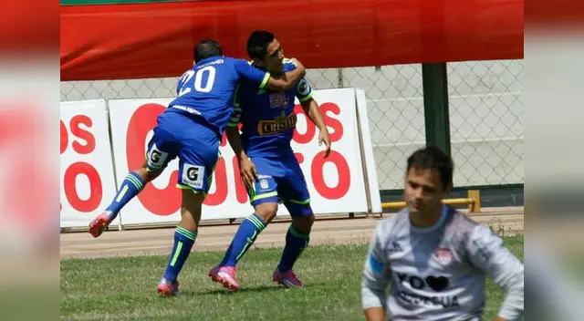 Ávila celebra el primer gol de los celestes en Moquegua.  