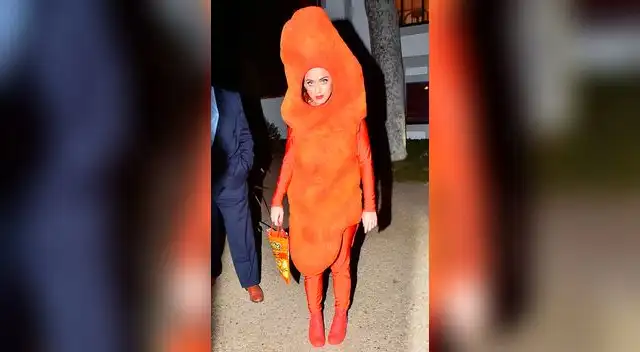 Katy Perry y su curioso disfraz de 'cheeto' por Halloween