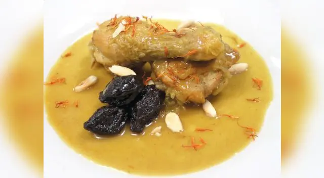 Puedes saltear almendras peladas en mantequilla y servir junto con la salsa. Puedes saltear almendras peladas en mantequilla y servir junto con la salsa.