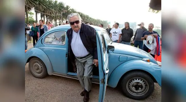 Ofrecen un millón a José Mujica por auto viejo. Ofrecen un millón a José Mujica por auto viejo.