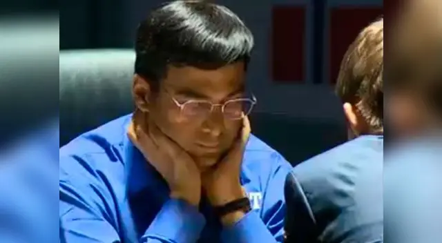 Concentrado, Anand consiguió igualar el marcador. Un duro golpe sicológico para Magnus Carlsen.