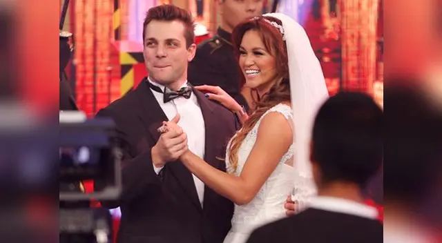 Angie Arizaga y Nicola Porcella fueron 'casados' por sus propios fans. Angie Arizaga y Nicola Porcella fueron 'casados' por sus propios fans.