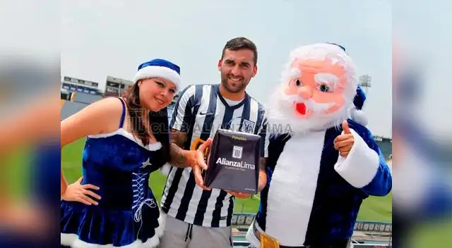 'Alianza Lima', el panetón blanquiazul por Navidad 'Alianza Lima', el panetón blanquiazul por Navidad
