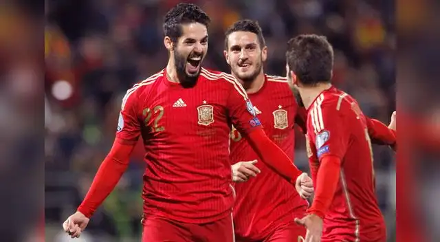 La alegría de Isco, que celebra su gol en el arco de Bielorrusia. 