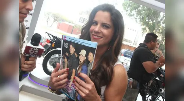 Ve la revista en la que aparece su ex con su actual novia. Ve la revista en la que aparece su ex con su actual novia.