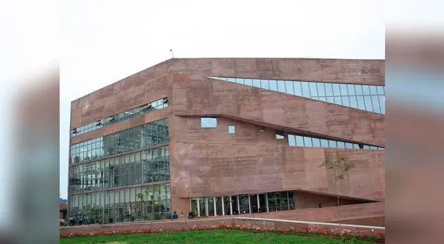 Pontificia Universidad Católica del Perú (PUCP) inauguró su moderno Complejo de Innovación Académica.