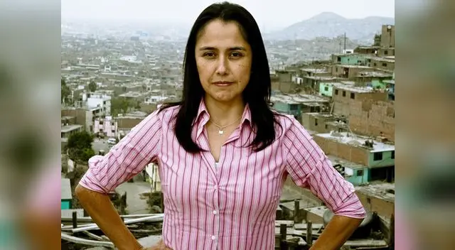 Nadine Heredia pide compromiso para combatir la violencia contra la mujer.