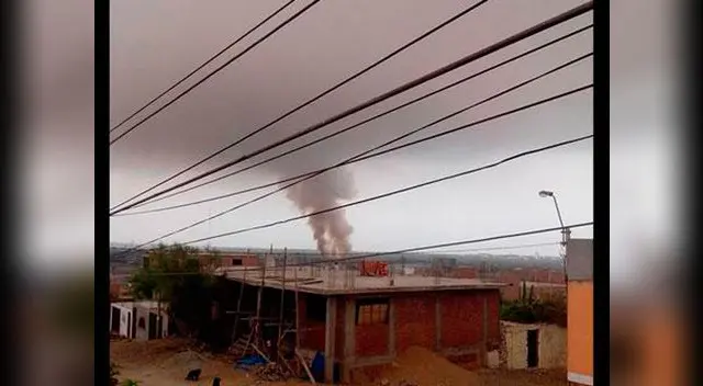Fuerte incendio en Pantanos de Villa pone en peligro la vida silvestre del área.