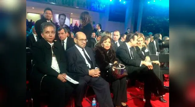 'El señor Barriga' asistió a misa de Roberto Gómez Bolaños, 'Chespirito'.