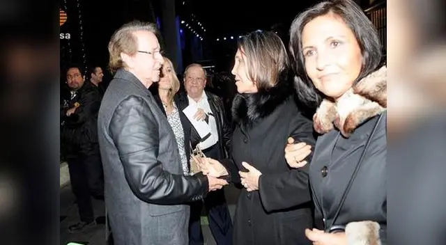 'Kiko' saluda a 'doña Florinda' en misa de 'Chespirito', desmintiendo los rumores de la prohibición a su entrada.