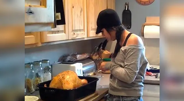 El 'pavo embarazado' la broma que arrasa YouTube