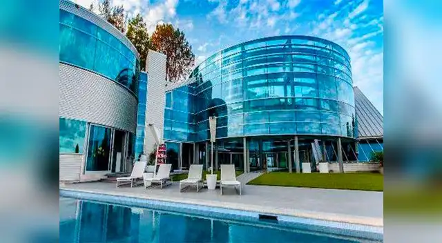 Justin Bieber busca reconquistar a Selena Gómez con lujosa casa de cristal DE $60.000 al mes.