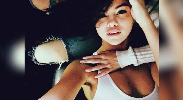 Selena Gómez explota su sensualidad posando a lo Jackie Keneddy. Selena Gómez explota su sensualidad posando a lo Jackie Keneddy.