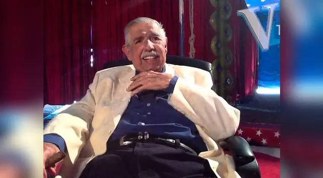 El profesor Jirafales evite meterse en la bronca. El profesor Jirafales evite meterse en la bronca.