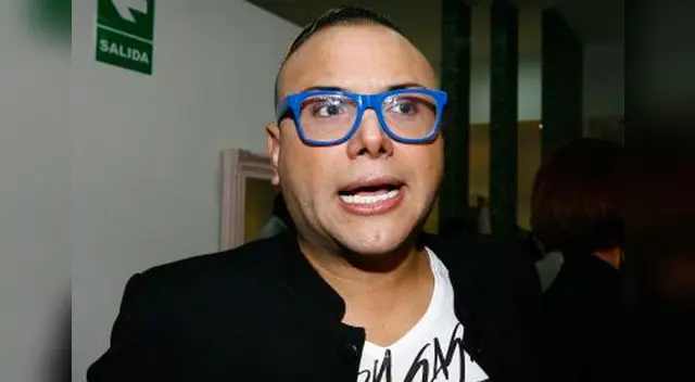 Le soltó los perros a rival. Le soltó los perros a rival.