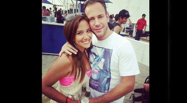 Ya está con su gringo. Ya está con su gringo.