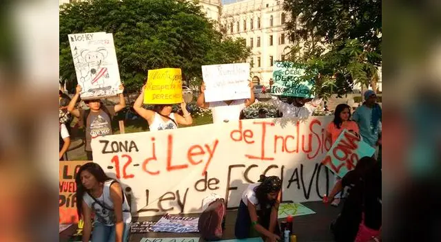 Asi va la concentración en la Plaz San Martín.