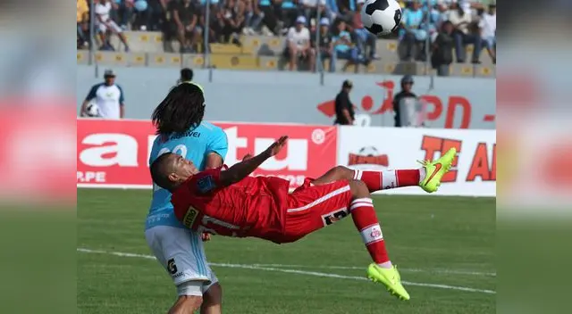 La chalaca de Junior Viza. La chalaca de Junior Viza.