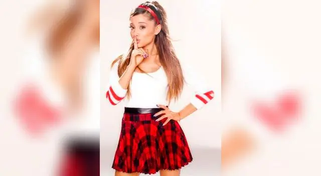 Los looks de Selena Gomez, Ariana Grande y Taylor Swift que puedes copiar para Navidad.