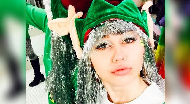 Miley Cyrus posa vestida de sexy elfo por Navidad (FOTOS)