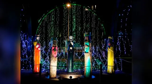 El mundo vive la Navidad desde distintos puntos de vista (Pesebre de madera en Venezuela).