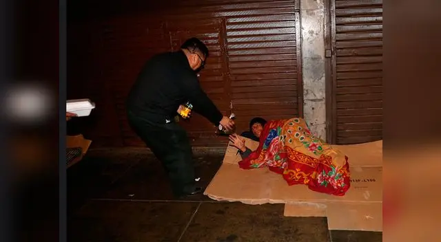 Vagabundos que duermen en la intemperie fueron gratamente sorprendidos.